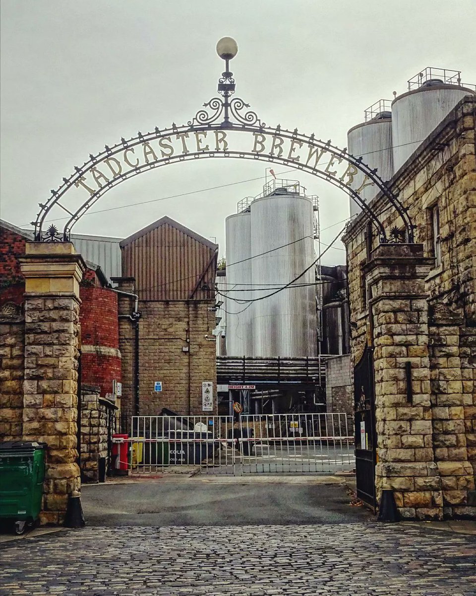 Yorkshire beer! Cheers! 🍺🍺 #johnsmiths #brewery #johnsmithsbrewery #tadcaster #tadcasterbrewery #yorkshirebrewery #yorkshireale #yorkshirebeer #cheers #iloveyorkshire #industrial #victorianarchitecture