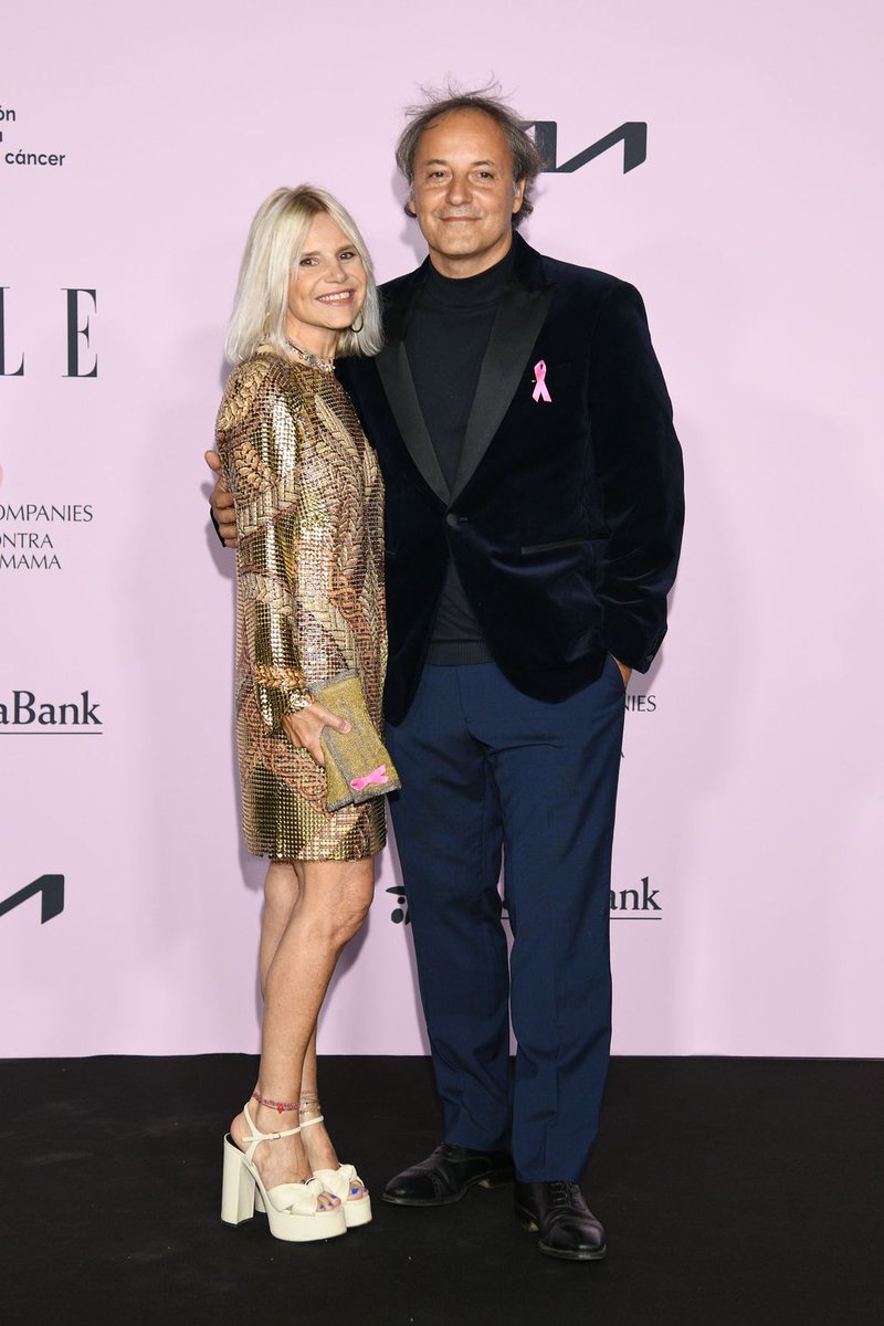 UnaiQuijada's tweet photo. Brillante Eugenia Martínez de Irujo con un diseño perteneciente a la colección "Knot Gardens" Spring-Summer 2019 de Teresa Helbig en la tercera edición de la gala solidaria #ElleCancerBall 🩷 https://t.co/2fE5BKRnqY