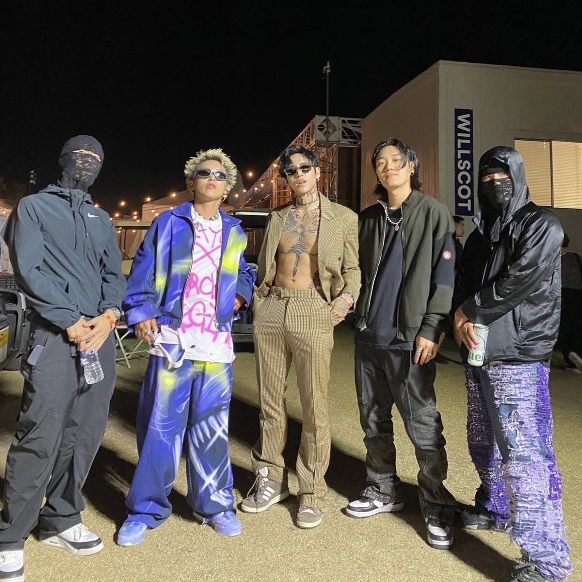 “bunch of brothers all i see” 🔒🤍 

#TillILive #DABIN <a href="/dabin_kr/">Dabin.kr / 홍다빈</a>