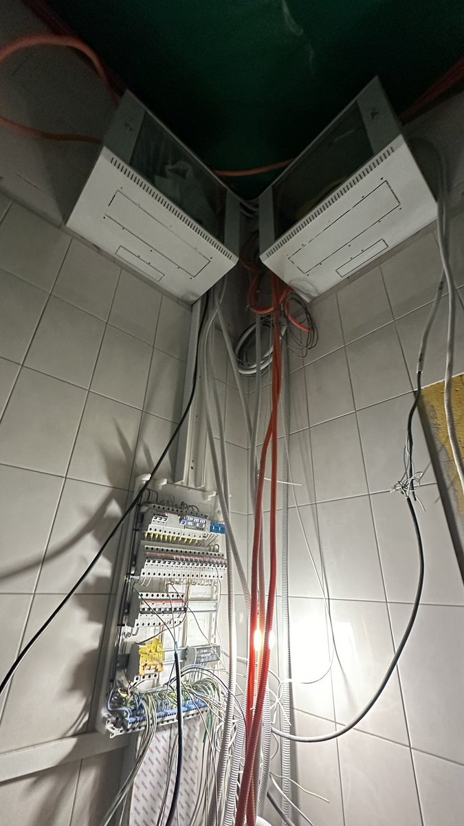mrbrazhnik's tweet photo. Чуть-чуть распутали вьетнамский стиль в котельной https://t.co/zX7aUTzY6b