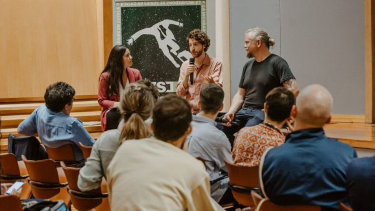 ClusterAVCat's tweet photo. Divendres al @SZSfest presentem l'informe sobre sostenibilitat a la indústria AV espanyola, impulsat per @SpainFilm i @SpainAVSHub.🗣️Amb @GilEduard, Carlota Guerrero (@CatalunyaFilm), Oliver Lupiañez (#KisforKnowledge) i Jordina Casals (#FunicularFilms)
✍️ https://t.co/uS8rKda1sm https://t.co/87KJSlROEw