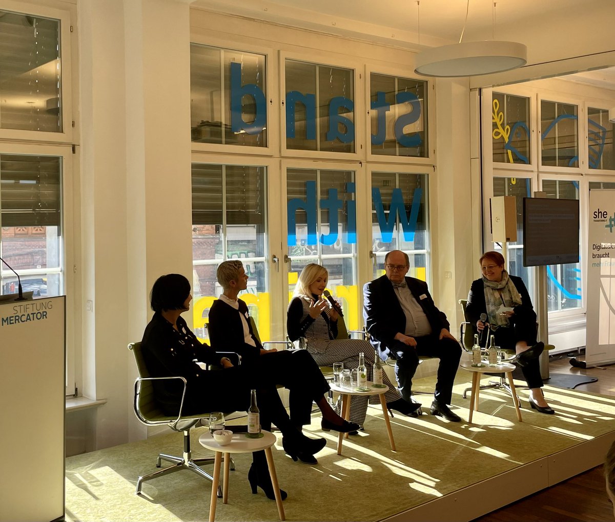 FrauWirktDigital (@frau_digital) on Twitter photo Im Panel „Neue Impulse für unser Bildungssystem: wie nehmen wir alle mit?“ diskutierte Ira Diethelm mit Dr. Fritz Hasselhorn, Prof. Dr. Julia Knopf, <a href="/JuliaSaalmann/">Julia Saalmann</a> und @NAubel_Potsdam über #Informatik in der Schule, #Awareness, Lehrkräftemangel und was Kommunen tun können. Im Panel „Neue Impulse für unser Bildungssystem: wie nehmen wir alle mit?“ diskutierte Ira Diethelm mit Dr. Fritz Hasselhorn, Prof. Dr. Julia Knopf, <a href="/JuliaSaalmann/">Julia Saalmann</a> und @NAubel_Potsdam über #Informatik in der Schule, #Awareness, Lehrkräftemangel und was Kommunen tun können.