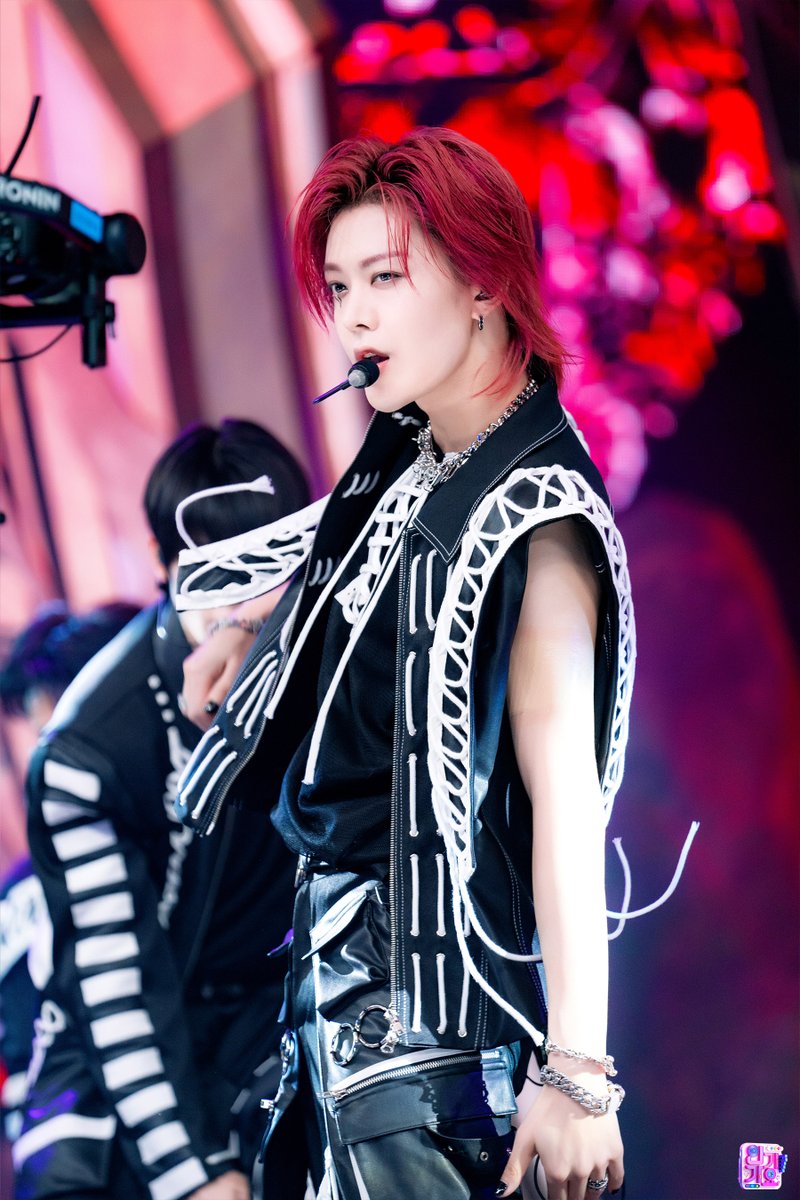 CHERRYYT1026's tweet photo. 231015 인기가요 현장포토 #유타 #YUTA #NCT127 

https://t.co/9ZTzismtlc https://t.co/McqABMJzIf