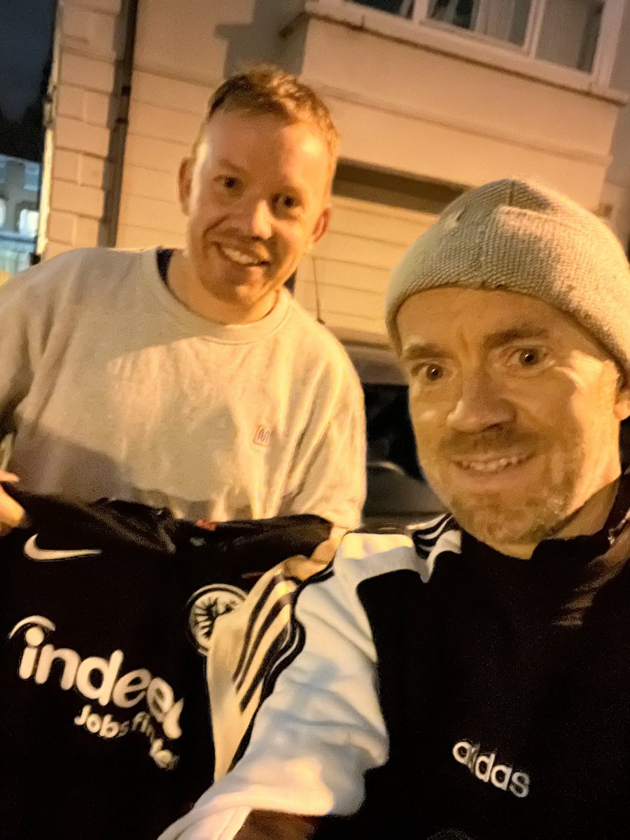 Great to meet master shirt pimper Gary @Ftprint3 …in the dead of night …in a dimly lit carpark in Belfast …to hand over some of my shirts for his top tier customisation service 💫 🔥looking forward to these 🔥 @_FullKitWankers @EhRetroKits @TheyThinkKits @SustainableArch