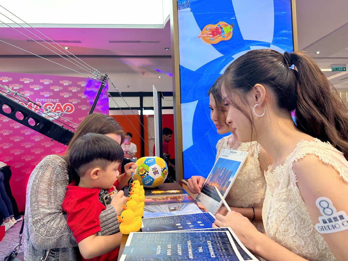 MelcoResorts's tweet photo. #Melco fully supported the “Experience Macao Unlimited” Malaysia Roadshow organized by Macao Government Tourism Office. Showcasing its new leisure &amp; entertainment hotspots, Melco strived to attract more visitors to experience the unique &amp; diverse tourism offerings in Macau. https://t.co/ARaQFB7Bk8