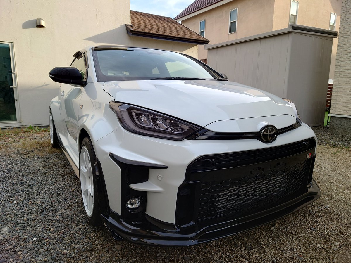 numaroy34's tweet photo. 今日は洗車仲間の家で洗車させてもらいました🚿
ボンネットをPREP PROからのLMグラフェンスプレーをアプリケーター施工で2層目🙂
他の部分はブラックダイヤモンド😀
施工後すぐ艶々だけど、明日の方がもっと良くなるかな?🤔
#KYOTODETAIL
#LMグラフェンスプレー
#BLACKダイヤモンド
#PREPPRO https://t.co/219n0zmmON
