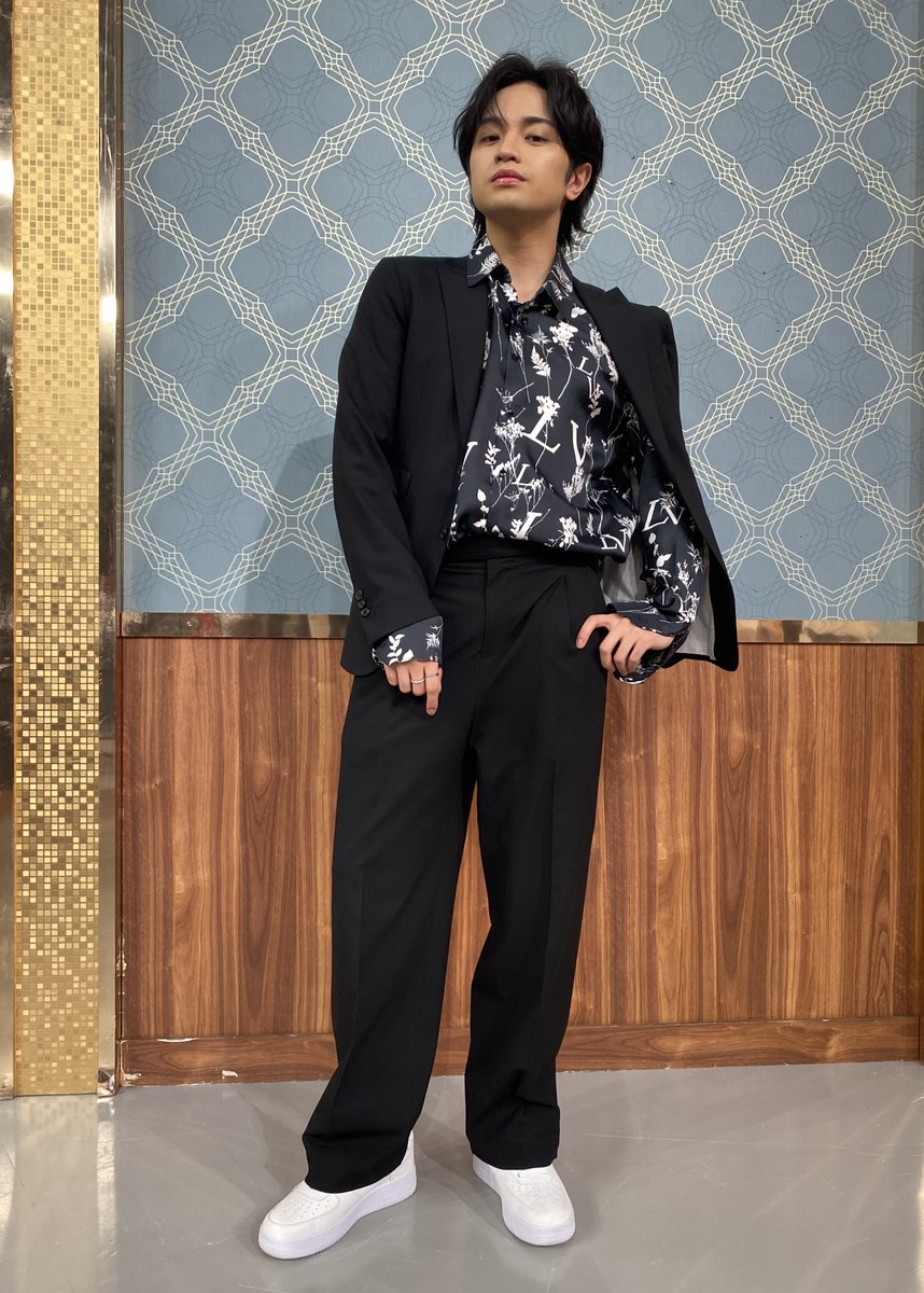 guru99_ntv's tweet photo. 今夜もご視聴ありがとうございました🙌

／
#中島健人 さん主演💙
🎬映画『#おまえの罪を自白しろ』
明日１０月２０日(金)公開です✨
＼

ぜひ劇場でご覧ください！😆

セクシーサンキュー🫵
#ケンティー またゴチ来てね！

@omatsumi_movie https://t.co/dd9yt03Eqc