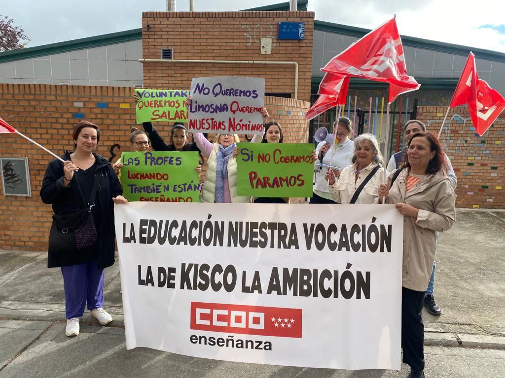 CCOOEducaMa's tweet photo. ‼️CCOO ACTÚA‼️

#EstáPasando📸
#Huelga en Kidsco
📍Escuela de Educación Infantil Rosa Caramelo - #Leganés

📢Exigimos al Grupo #Kidsco que pague a sus trabajadoras/es

📲Comparte, reenvía  
⭕️⭕️PaseLoquePase   
#CCOOContigo  
#CCOOActúa https://t.co/4Am7J97bKZ