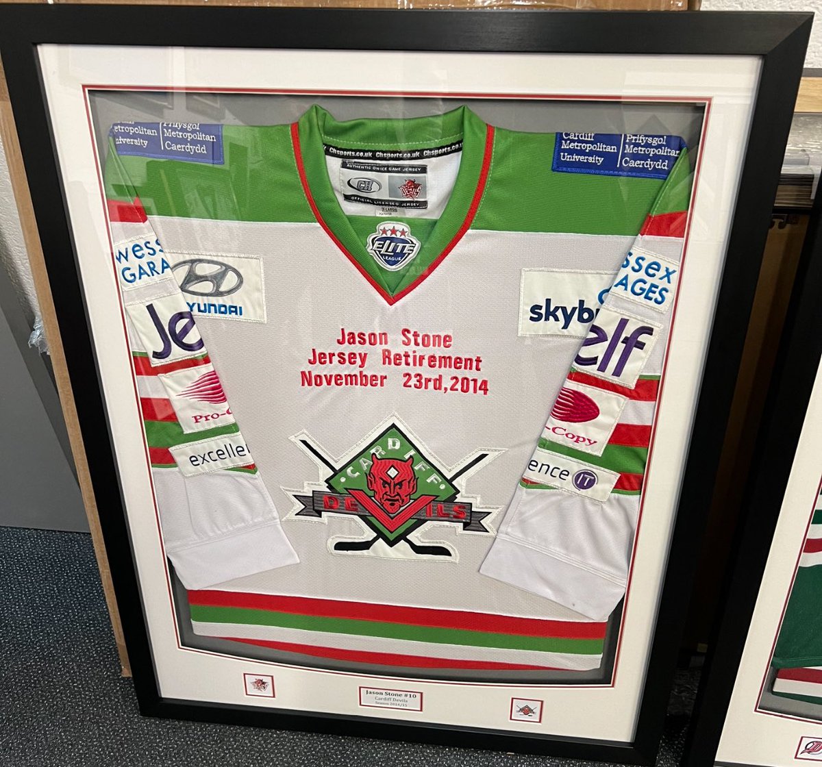 undertaker999's tweet image. Love the awesome work that @CardiffFrame have done to my @cardiffdevils @stonyo10 retirement jersey, also outstanding work for @CardiffJrDevils RaRa’s league winning jersey😍 thank you so much @paulmorris333 if anyone wants anything framed then get in contact with @CardiffFrame