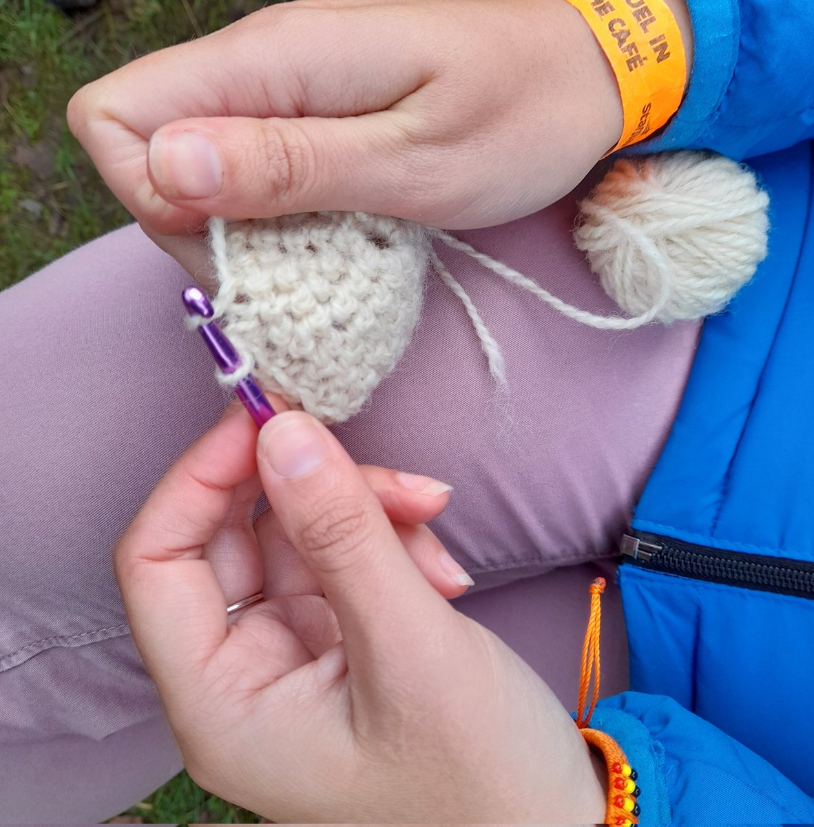 Session 2 on the Quantock Hills AONB yesterday.  We explored the natural BEAUTY of the season and settled by the fire for creativity  with wool, laughter and inspiration