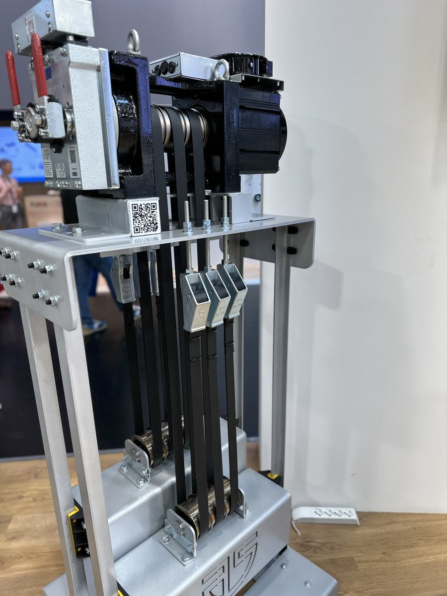 Sassi_UK's tweet photo. Day 2 of Interlift. Make you see Aaron Yeo  and Stuart Barber  on the Alberto Sassi S.p.A. Stand. Hall 7 stand 7012 https://t.co/HviKIqb5If