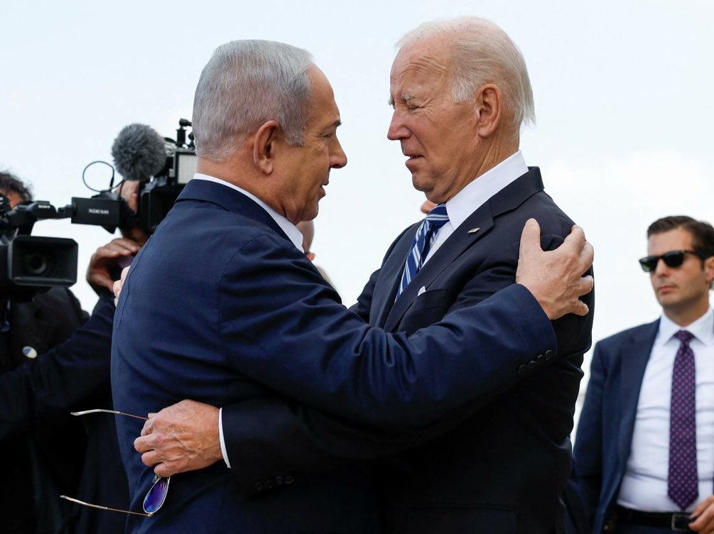 2 war criminals hugging 🇺🇸🇮🇱