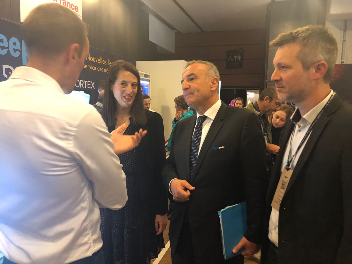 Pole_Systematic's tweet photo. 🔛 @Cosmetic360 :  Visite d'@ADublanche en compagnie de Marc-Antoine Jamet (@LVMH) sur l'espace "L'Essence des Deep Tech" (stand DB50) à la rencontre de nos membres : @Axemtec @scortex @mc_ledger 
Merci à @ChooseIDF @iledefrance &amp; @CosmeticValley https://t.co/C9j4iPlZTv