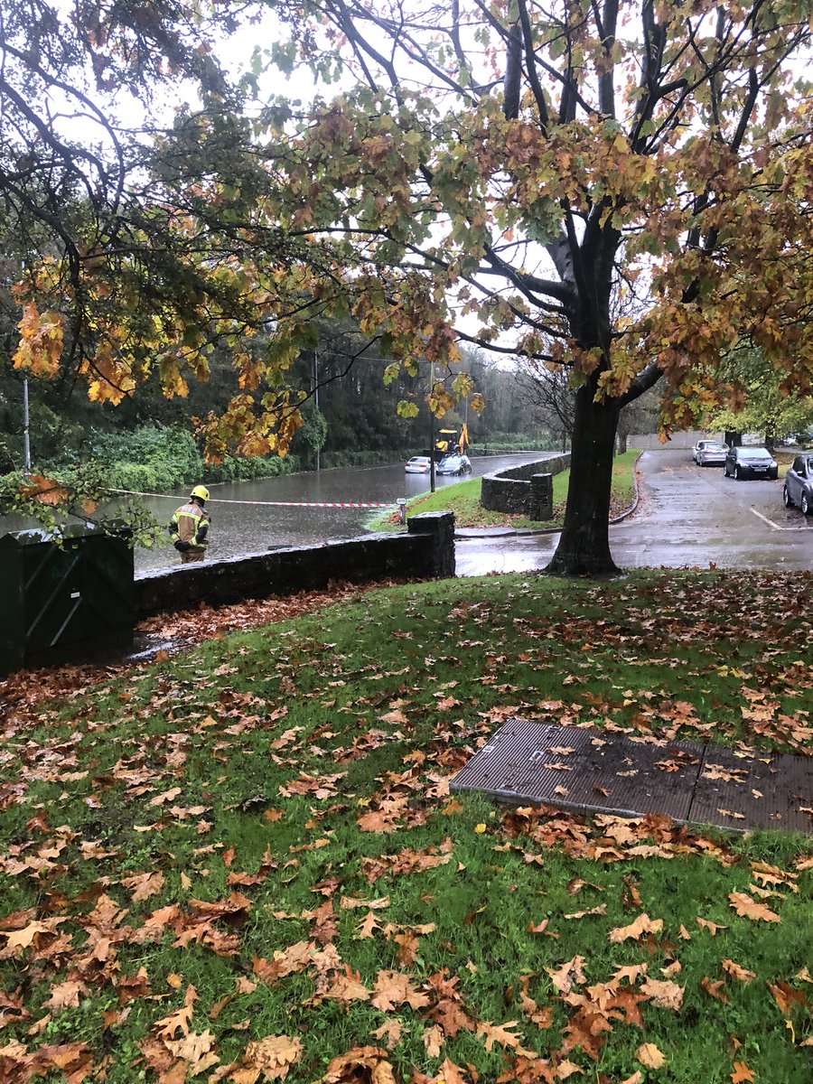 patrickraftery's tweet photo. @corkcitycouncil @MetEireann Rochestown Road closed both ways at the Thornbury Heights entrance. https://t.co/BvWimseg03