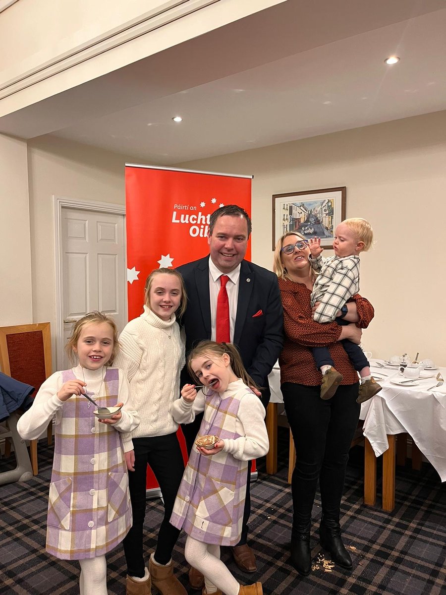 labour's tweet image. We are proud to have Mike Kennedy as our Labour Candidate in Dingle.

Interested in building #AnIrelandThatWorksForAll? 

Join us🌹labour.ie/join-labour/