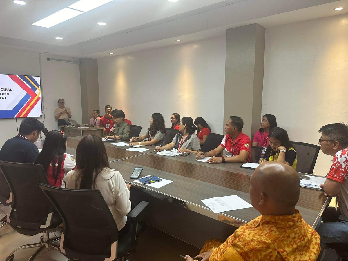 krizmuffin07's tweet photo. Successfully conducted MUNICIPAL CONVERGENCE ADVISORY COMMITTEE (MCAC) meeting today, October 17, 2023 at Engineering Board Room which was presided by the Municipal Mayor, Hon. Georgia D. Gokiangkee. 
#BawatBuhayMahalagaSaDSWD
#DSWDMayMalasakit https://t.co/mouDd9tT8B