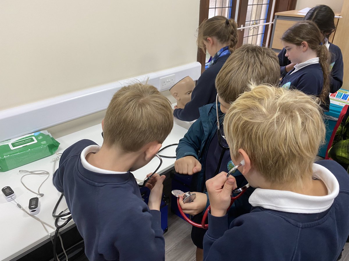 Helen Lewis tweet media