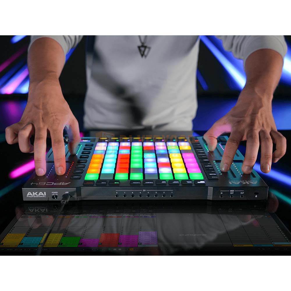 Djverkoop's tweet image. Nu uit voorraad leverbaar! 
AKAI Professional APC64 - Ableton live controller met 64 velocitieitsgevoelige pads én 8 touch-strips dj-verkoop.nl/akai-producer-… 
dj-verkoop.nl/Nieuws/301_Nie…
#APC64 #akaiprofessional #abletoncontroller