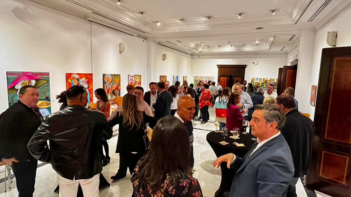 Turgalicia's tweet photo. 🎭 Presentamos en Madrid os nosos #EntroidosTradicionais para promover o turismo nacional fóra da tempada alta!

Os Entroidos convértense así nun dos grandes protagonistas do inverno galego.

https://t.co/umNVPDzyZ0

#Galicia #Entroidos https://t.co/MLQAehuADo