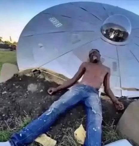 skibidifans's tweet photo. Trevor laying on a ufo: https://t.co/9oWrak2xk5