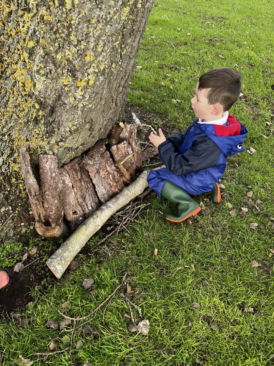 FSOLOC's tweet photo. Making bug hotels! 🐜 🐛 🐞 https://t.co/uAgCE8qsVW