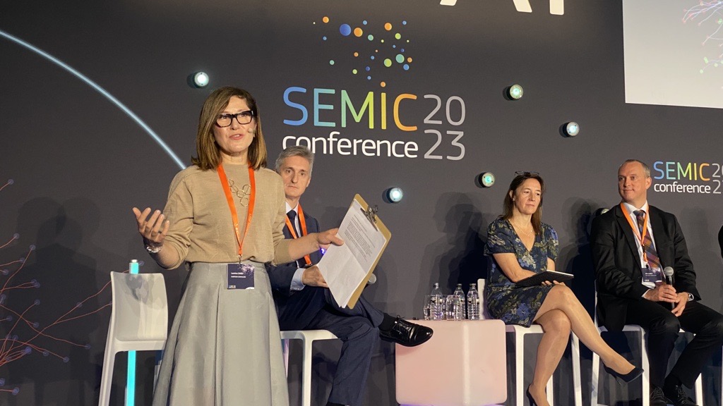 Interoperable Europe (@interoperableeu) on Twitter photo "While we already have many #Digital #PublicServices, we need to think not only of the problems of today, but also of those for tomorrow."
One of the main conclusions from our Head of Unit <a href="/LeontinaSandu/">Sandu Leontina</a> as moderator of the #SEMIC2023🎇-panel on #AI & #interoperability. "While we already have many #Digital #PublicServices, we need to think not only of the problems of today, but also of those for tomorrow."
One of the main conclusions from our Head of Unit <a href="/LeontinaSandu/">Sandu Leontina</a> as moderator of the #SEMIC2023🎇-panel on #AI & #interoperability.