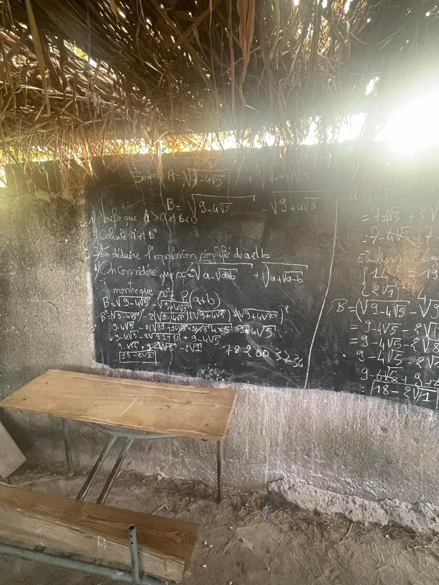 Après la publication de l’ancien Ministre Mary Teuw Niane dénonçant l’état actuel du CEM de Niaming à côté de la déviation de la route Medina Yoro Foula - Pata. Beaucoup de personnes m’ont taggué sur la publication. Si je décide de faire l’Etat se précipitera pour faire donc nous