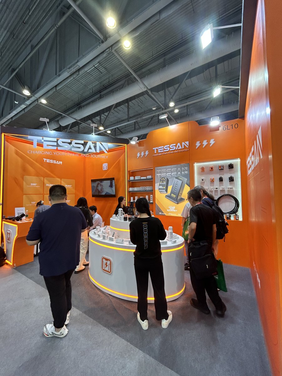 The show has begun🥳. Come to visit TESSAN at Booth 6L10. Let's unlock the power!!!🙌🤩
#Tessan #hongkongtravel #hongkong #exhibition #electronic #charging #globalsources