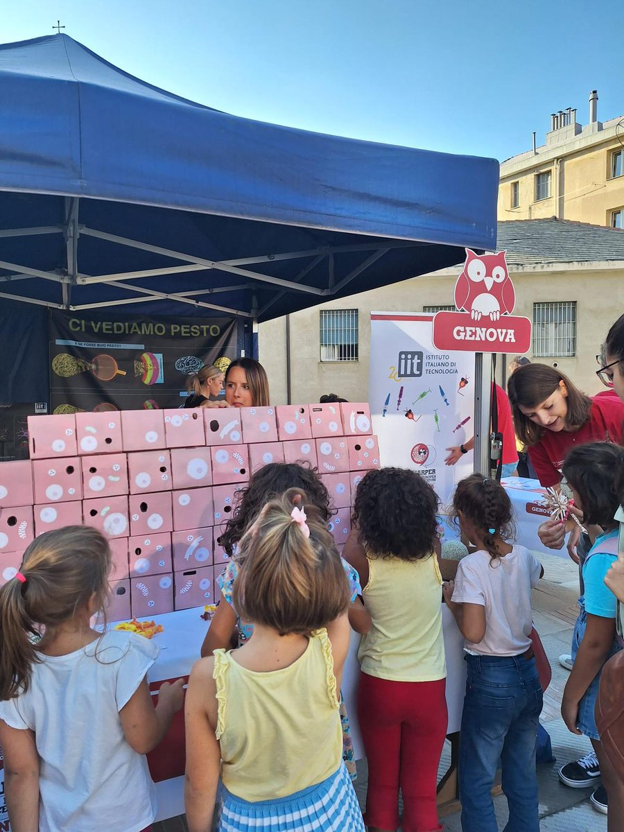 IITalk_projects's tweet photo. Our Elisabetta Colombo researcher @IITalk has take part to @sharpernight in #Genoa telling of project #HyVis.
Here some photo:

@EUeic @FutureTechEU @FETFX_EU https://t.co/b06tjgkaID