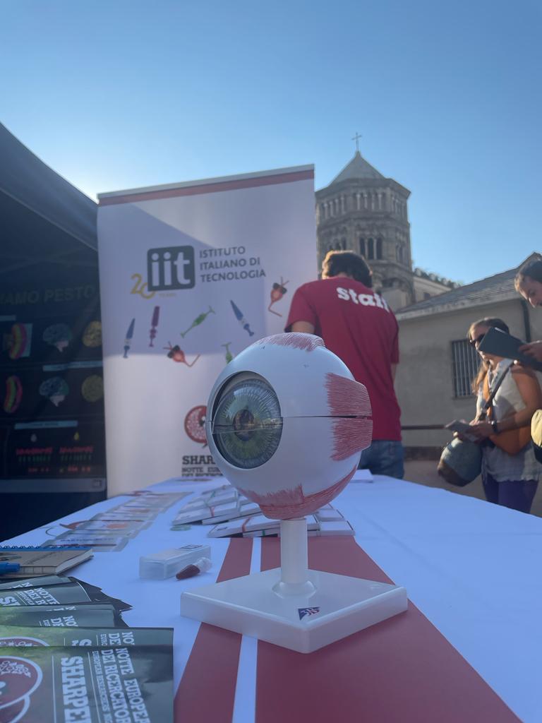 IITalk_projects's tweet photo. Our Elisabetta Colombo researcher @IITalk has take part to @sharpernight in #Genoa telling of project #HyVis.
Here some photo:

@EUeic @FutureTechEU @FETFX_EU https://t.co/b06tjgkaID