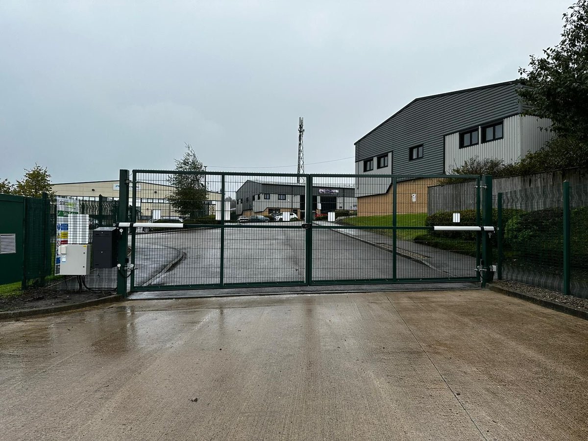A great install at Serconnect's fantastic new premises, and a happy customer! Give us a call at 0161 406 5912, or email us at sales@countrygates.co.uk to make an enquiry for yourself. #gates #barriers #secureyourperimeter