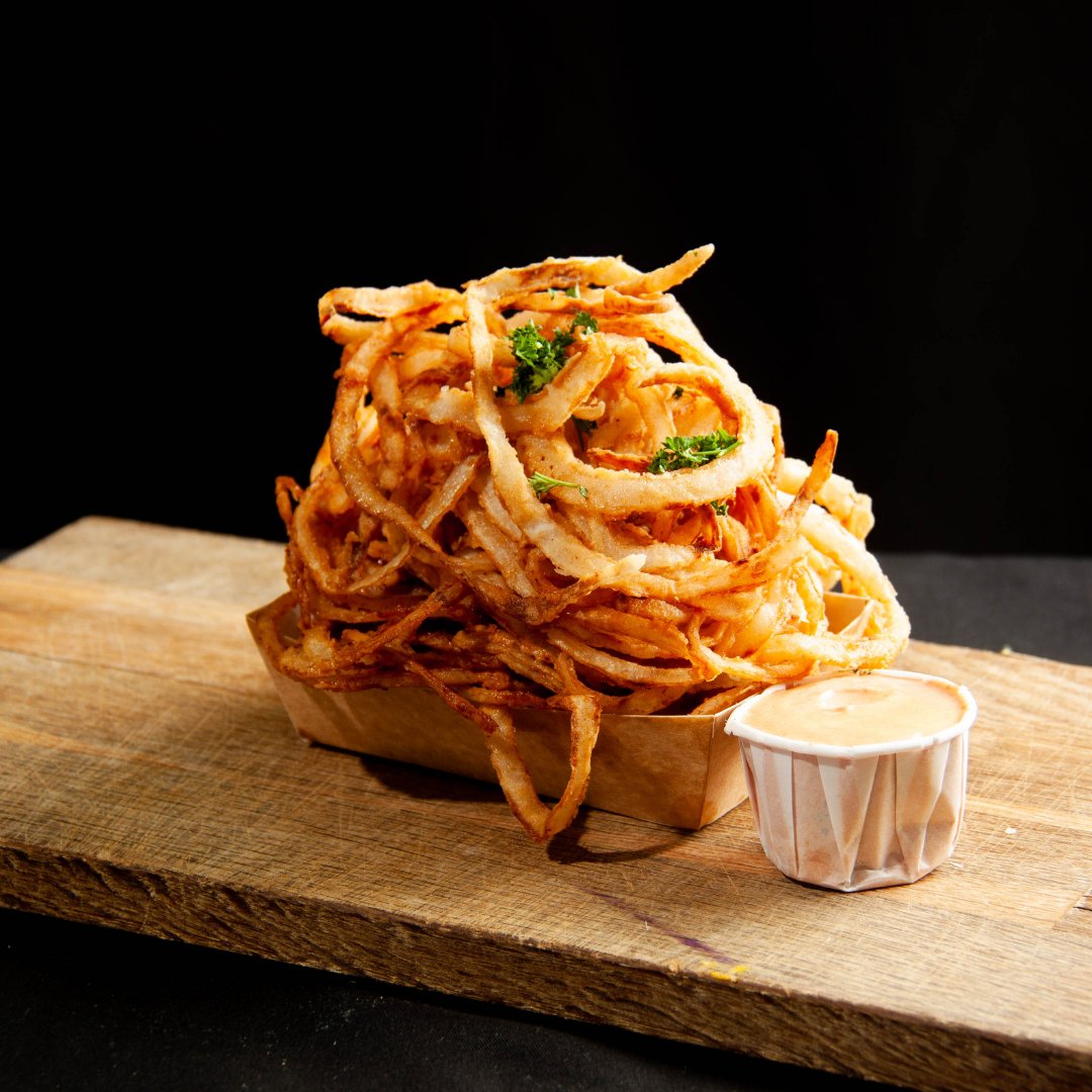 Crispy Onion Rings

They are freshly cut, Thin sliced and Crispy fried
Our Onion Rings, battered in a secret blend of flour and herbs, fried to perfection and served with a sauce full of love
🧅🧅🧅🧅🧅🧅
#onionrings #lovely #sauce #amsterdam #unique #onion #deepfried #fastcasual