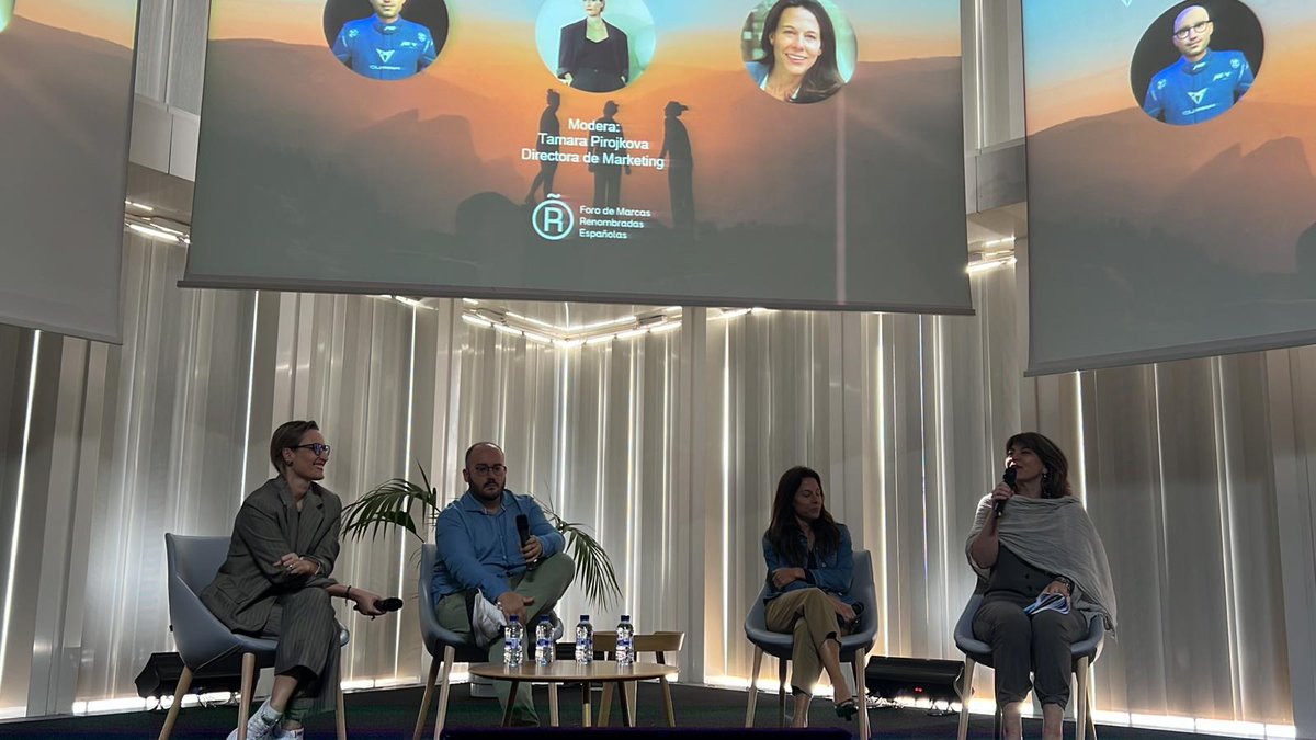 Summa Branding (@summabranding) on Twitter photo Damos comienzo a la mesa redonda en la que Anaïs Durand (<a href="/tousjewelry/">TOUS Jewelry</a>), <a href="/mdgch/">María Díaz</a> (@esade) y Jordi Torrente (<a href="/CUPRA_esp/">CUPRA España</a>) reflexionarán sobre la nueva relación entre marcas y personas. Modera <a href="/TamaraPirojkova/">Tamara Pirojkova</a> (<a href="/BrandsofSpain/">Foro de Marcas Renombradas Españolas</a>) 👉🏼#OBBarcelona2023 Damos comienzo a la mesa redonda en la que Anaïs Durand (<a href="/tousjewelry/">TOUS Jewelry</a>), <a href="/mdgch/">María Díaz</a> (@esade) y Jordi Torrente (<a href="/CUPRA_esp/">CUPRA España</a>) reflexionarán sobre la nueva relación entre marcas y personas. Modera <a href="/TamaraPirojkova/">Tamara Pirojkova</a> (<a href="/BrandsofSpain/">Foro de Marcas Renombradas Españolas</a>) 👉🏼#OBBarcelona2023