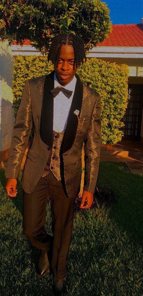 kwantuthucomedy's tweet photo. Meet Our Hosts

Day One Host - @_just_tapiwa_
Day Two Host - @mafortyzw
Day Three Red Carpet Host - @ShantelGudo
Day Four Roast Master  - @babongileSk https://t.co/BbTDRxBPTx