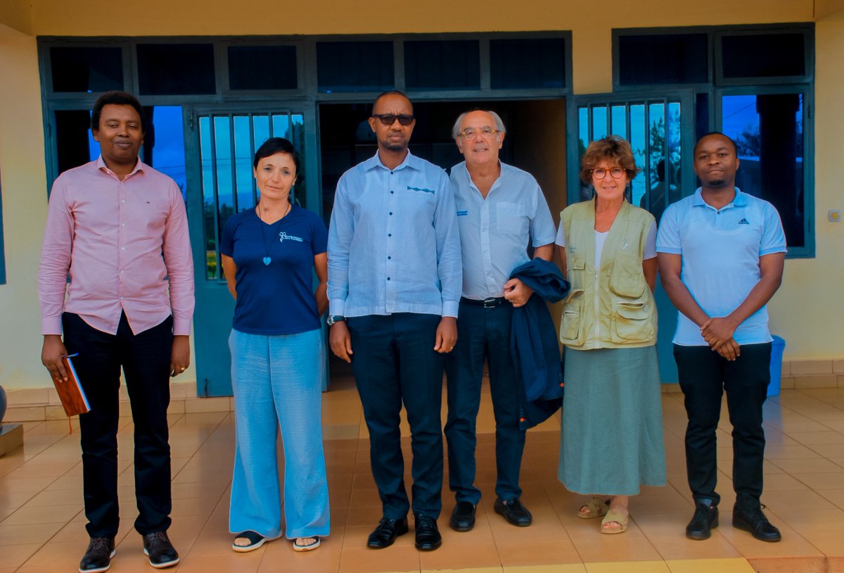 Uyu munsi umuyobozi w'Akarere <a href="/rangira/">Bruno Rangira</a> yakiriye itsinda <a href="/Maison_Shalom/">Maison Shalom International</a> rihagarariwe na Dr Mako Thierry na <a href="/gynfrontieres/">Gynécologie Sans Frontières</a> riyobowe na Dr Serge Boyer baganira kuri gahunda yo gufasha abaganga,ababyaza n'abaforomo kubongerera ubumenyi muri serivise y'ubuzima bw'umubyeyi n'umwana.