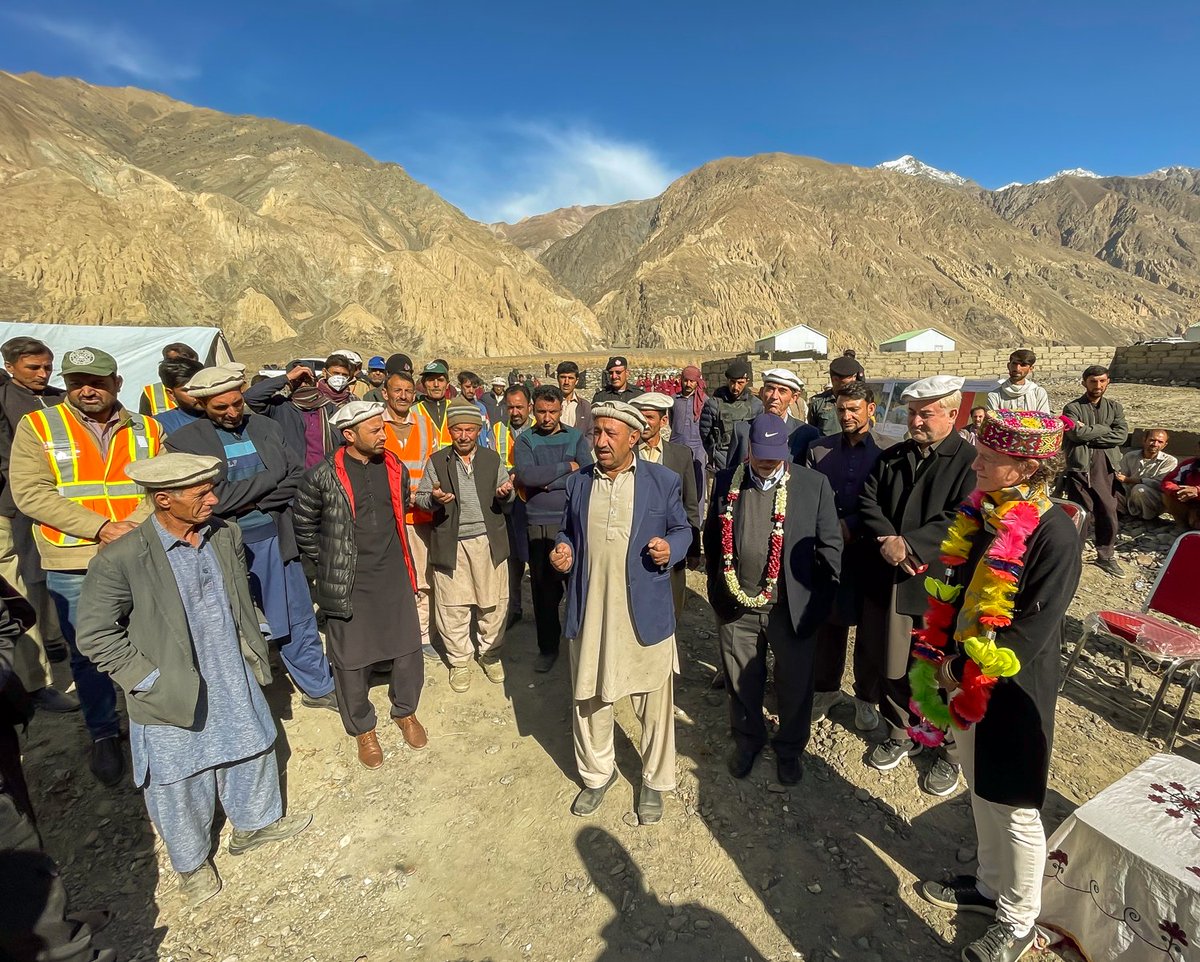 CanHCPakistan's tweet image. community to face the challenges of nature. The discussion about #ClimateDisplacement &amp;amp; engagement with communities in the flood-affected areas of #Brep provided HC @Scanlon_Leslie insights &amp;amp; understanding of the challenges &amp;amp; sustainable solutions for impacted communities (2/2)