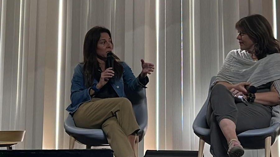 Summa Branding (@summabranding) on Twitter photo "La teoría de la identificación social es cada vez más valiosa para las nuevas generaciones así que con estudios de mercado vemos como se identifica nuestro target y ver si coincide con lo que nosotros queremos que nos identifiquen", explica <a href="/mdgch/">María Díaz</a> (@esade) #OBBarcelona2023 "La teoría de la identificación social es cada vez más valiosa para las nuevas generaciones así que con estudios de mercado vemos como se identifica nuestro target y ver si coincide con lo que nosotros queremos que nos identifiquen", explica <a href="/mdgch/">María Díaz</a> (@esade) #OBBarcelona2023