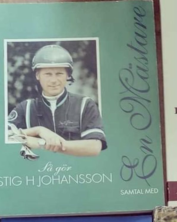 ankinyberg's tweet photo. Vanhassa vara parempi? Siivouspäivä kirjahyllyssä, äidin kirjat 80-luvulta saa jälkikasvun tappelemaan , kuka lukee ensin 📔📓#ravit #älskatrav #legolas #StigH #oppiaikäkaikki https://t.co/Ixq58gVyDW