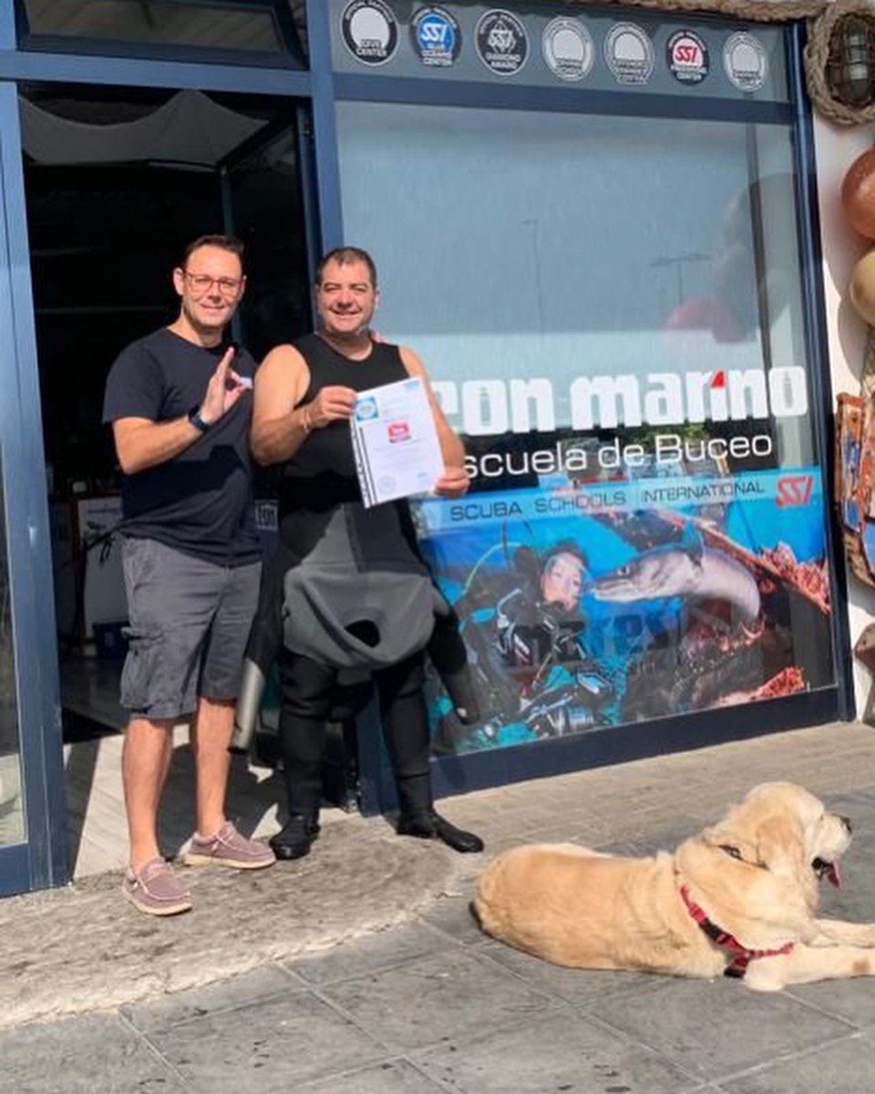 Bauer_Spain's tweet photo. Entrega del Certificado PURE AIR al centro de buceo @LeonMarinoTarif. ¡Enhorabuena chicos!

Eres el aire que respiras, eres BAUER KOMPRESSOREN

#buceo #centrodebuceo #leonmarinodivecenter #pureair #pureairstation #certificate #bauerpureair #bauerkompressoren https://t.co/yYgMpdbDVb