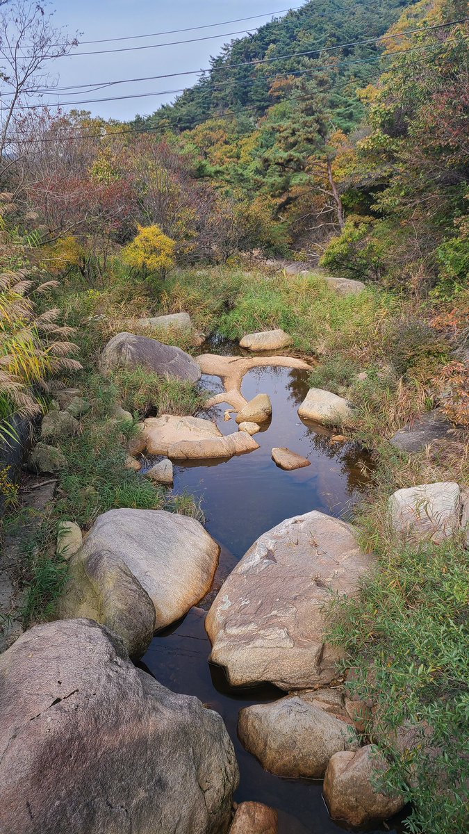 tw_keyhole's tweet photo. Uiryeong Trails &amp; Obongsan Seokgulam Grotto in Bukhansan National Park

#Korea https://t.co/Dorhs8TXik