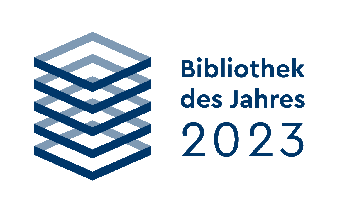bibverband's tweet photo. Am 24.10. wird die @stadtbueduedorf im #KAP1 für ihre innovative Bibliotheksarbeit mit dem Preis #BibliothekDesJahres2023 ausgezeichnet!
In einem kleinen Video nimmt sie uns schon heute mit in ihre #Bibliothek, in der es super viel zu entdecken gibt: 🎬https://t.co/77lxt8zkWF https://t.co/SvPlXlm61u