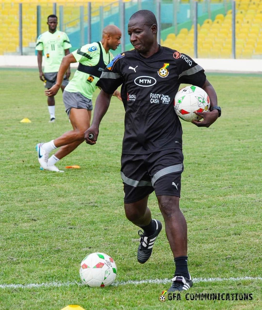 ThisboyDokx's tweet photo. Do you have this black training on sale to the public? @ghanafaofficial https://t.co/xBuFflTwBN