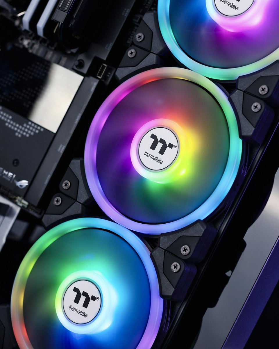 Thermaltake_UK_'s tweet photo. Choose between the standard and reverse fan blades that come with SWAFAN EX ARGB to show off your RGB while maintaining a strong airflow.
Thanks for this lovely photo, @mchu05
🛒 @ScanComputers : https://t.co/gqQgyuy3sB
#thermaltake #SWAFAN #swafanex #pcgaming #cooling https://t.co/VntNDYiY4k