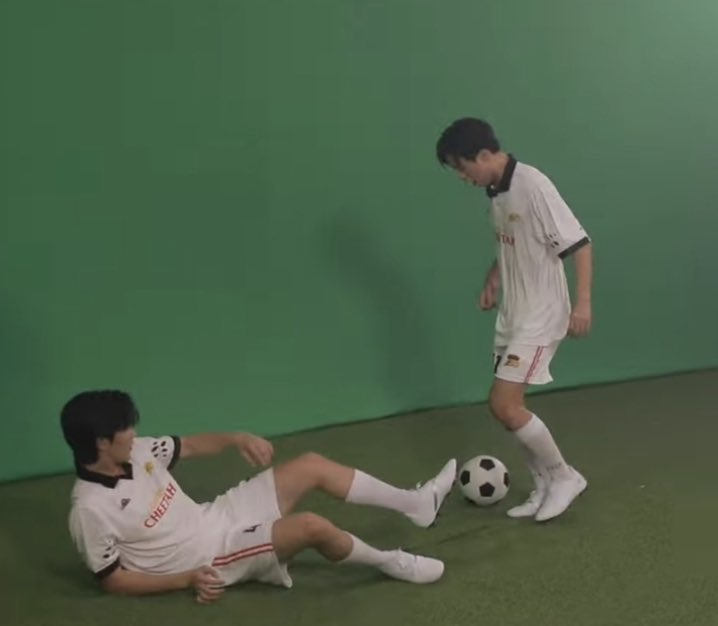 crushon9x's tweet photo. เอนดูเจมโฟ้ดสุดๆ ถ่ายแล้วเล่นบอลกันเหนื่อยฮือ น่ารักมาก5555555555555555 😭🤌🏻 

#GMMTVStarlympic
#GeminiFourth #Gemini_NT #Fourthnattawat https://t.co/TR7X5R0VtU