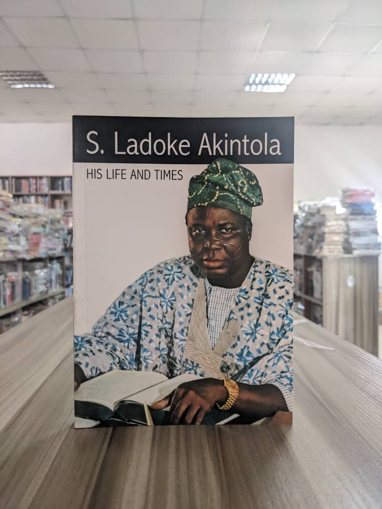 Rovingheights's tweet photo. The late Chief S.L. Akintola played a significant role in the political emancipation of Nigeria from colonial rule and in the subsequent development of the Nigerian State.
NGN5000
#ladokeakintola #hislifeandtimes #rovingheights https://t.co/Jdj4RtHaV2