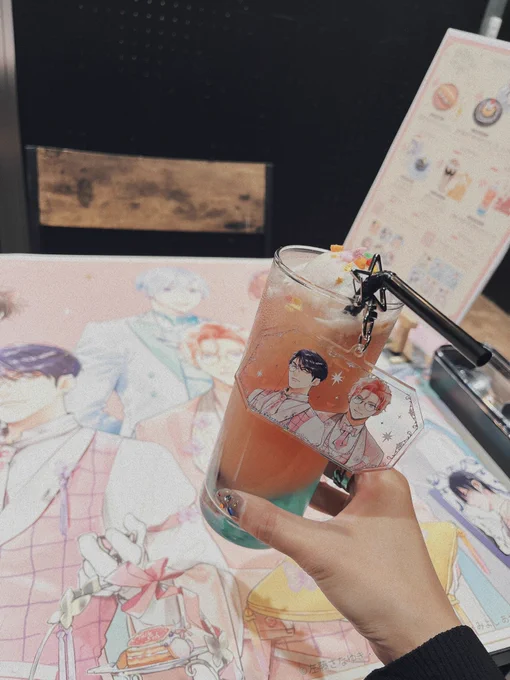  #TulleCafe2023  「俺らの愛 受け取れ」ドリンクの愛作者も受け取ってきました美味しかった〜!宙夢の誕生日なので担当さんがケーキも食べましょう!と屋敷先生のメニューも一緒に頼んでくださり、こちらも美味しく頂きました(勝手にバースデーケーキにしてすみません)続↓