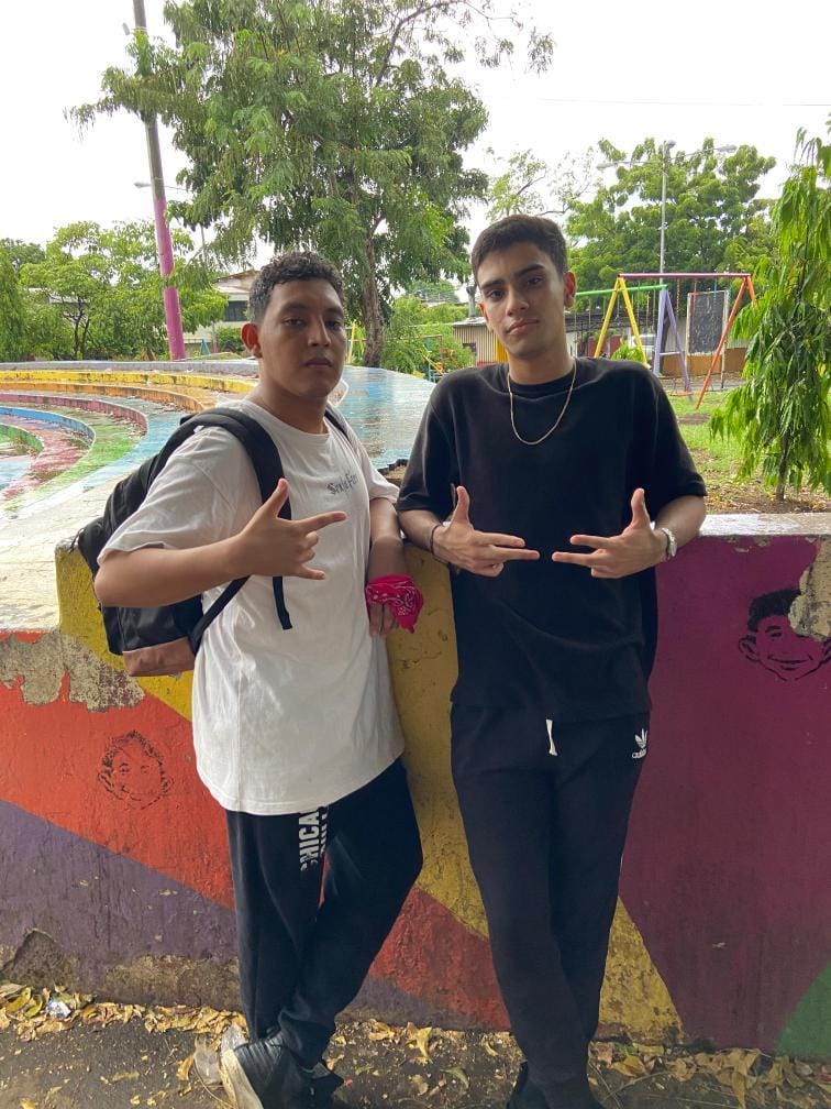 InfoFreestyle2's tweet photo. ¡Campeones Nacionales! 🏆
El fin de semana PSEUDOCODIGO + BLAZE fueron los campeones de la Final Nacional de Sexta Free en Nicaragua 🇳🇮.
Estarán representando a Nicaragua 🇳🇮 en la Final Internacional que se realizará en Guatemala 🇬🇹.
#SextaFree 🇳🇮 https://t.co/hsVOcaHLO8