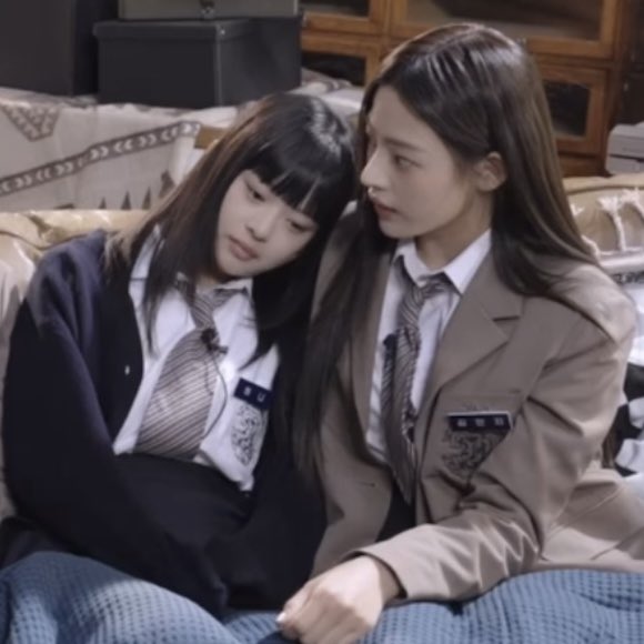 mjnwjns04z's tweet photo. minji is literally everyone’s safe space https://t.co/gEHgKfvBRv