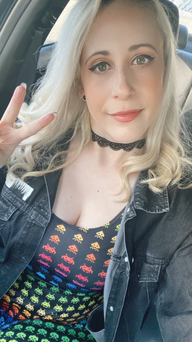 RachaelCamui's tweet image. Day 2 at #GameSoundCon. Holy fuck, I need coffee. Come say hi!!! 💜