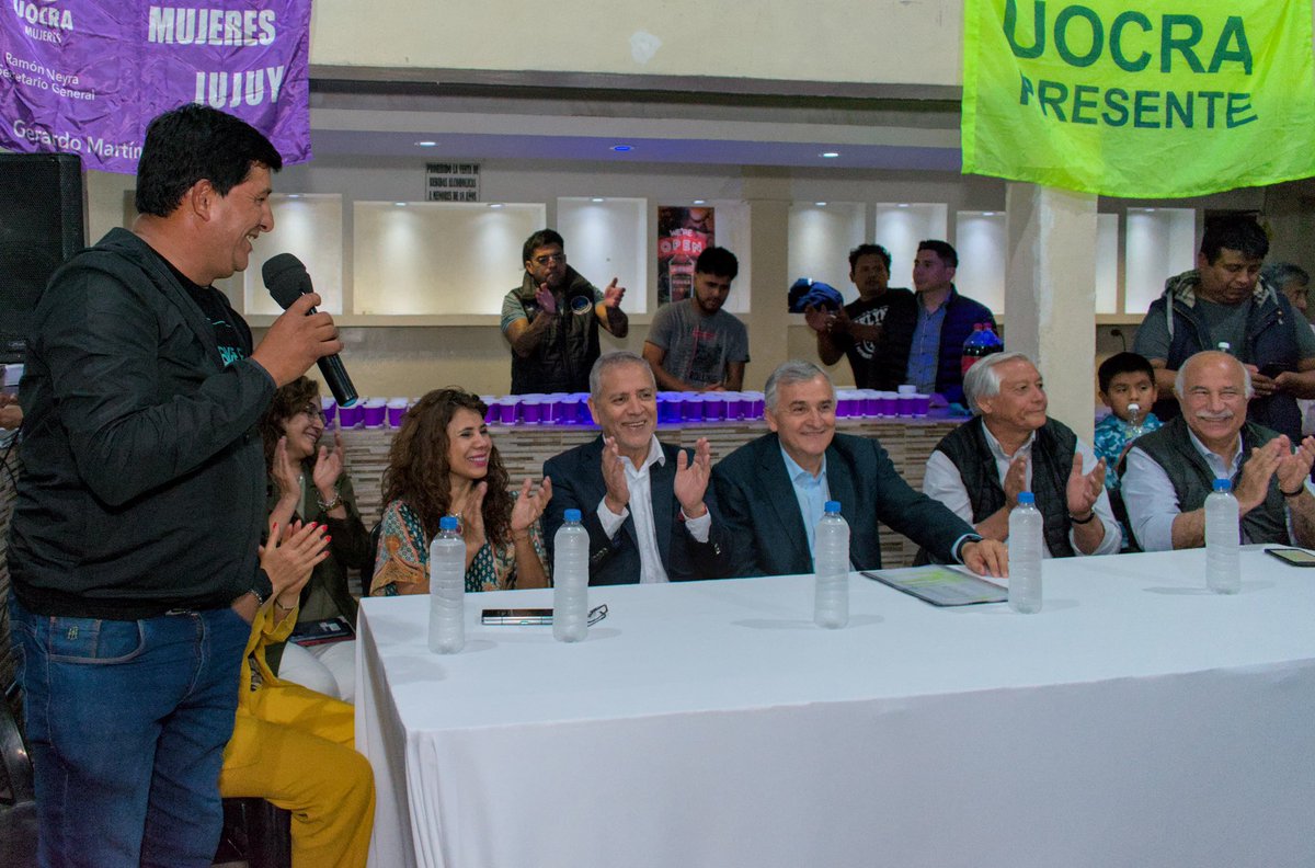 MarioFiad's tweet photo. Visitamos #Perico donde nos reunimos con centros vecinales e instituciones para conocer su realidad y articular próximas acciones.

También, acompañamos y brindamos nuestro apoyo a los trabajadores de la Feria Minorista que hace unos días perdieron sus puestos a causa de un incendio.

A su vez, en la sede de la UOCRA, estuvimos en el lanzamiento de los cursos de capacitación para que las mujeres se formen e ingresen al mundo de la construcción. ¡Seguiré acompañando a cada vecino jujeño!

#FrenteCambiaJujuy #Lista502